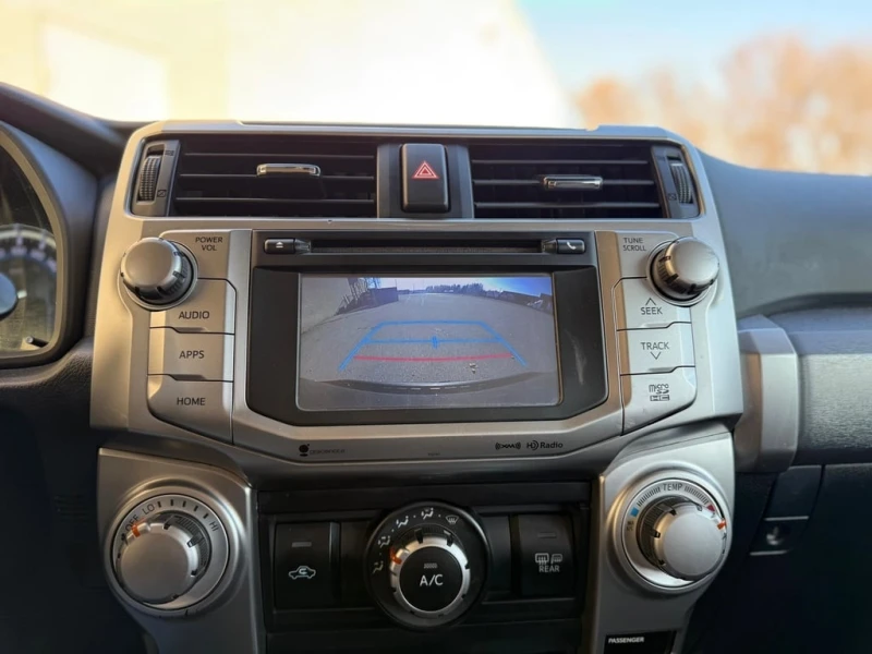 Toyota 4runner * 4WD 4dr V6 SR5 * CARFAX * БЕЗ ПЪРВОНАЧАЛНА ВНОСК, снимка 12 - Автомобили и джипове - 52852309