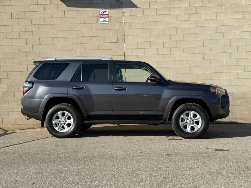 Toyota 4runner * 4WD 4dr V6 SR5 * CARFAX * БЕЗ ПЪРВОНАЧАЛНА ВНОСК, снимка 3 - Автомобили и джипове - 52852309