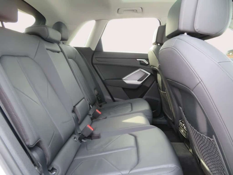Audi Q3  Komfort 45 TFSI quattro * ОТ ПРЕДСТАВИТЕЛСТВО, снимка 14 - Автомобили и джипове - 53527203