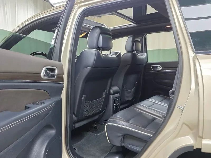 Jeep Cherokee 3.0 Diesel Overland, снимка 17 - Автомобили и джипове - 53595289