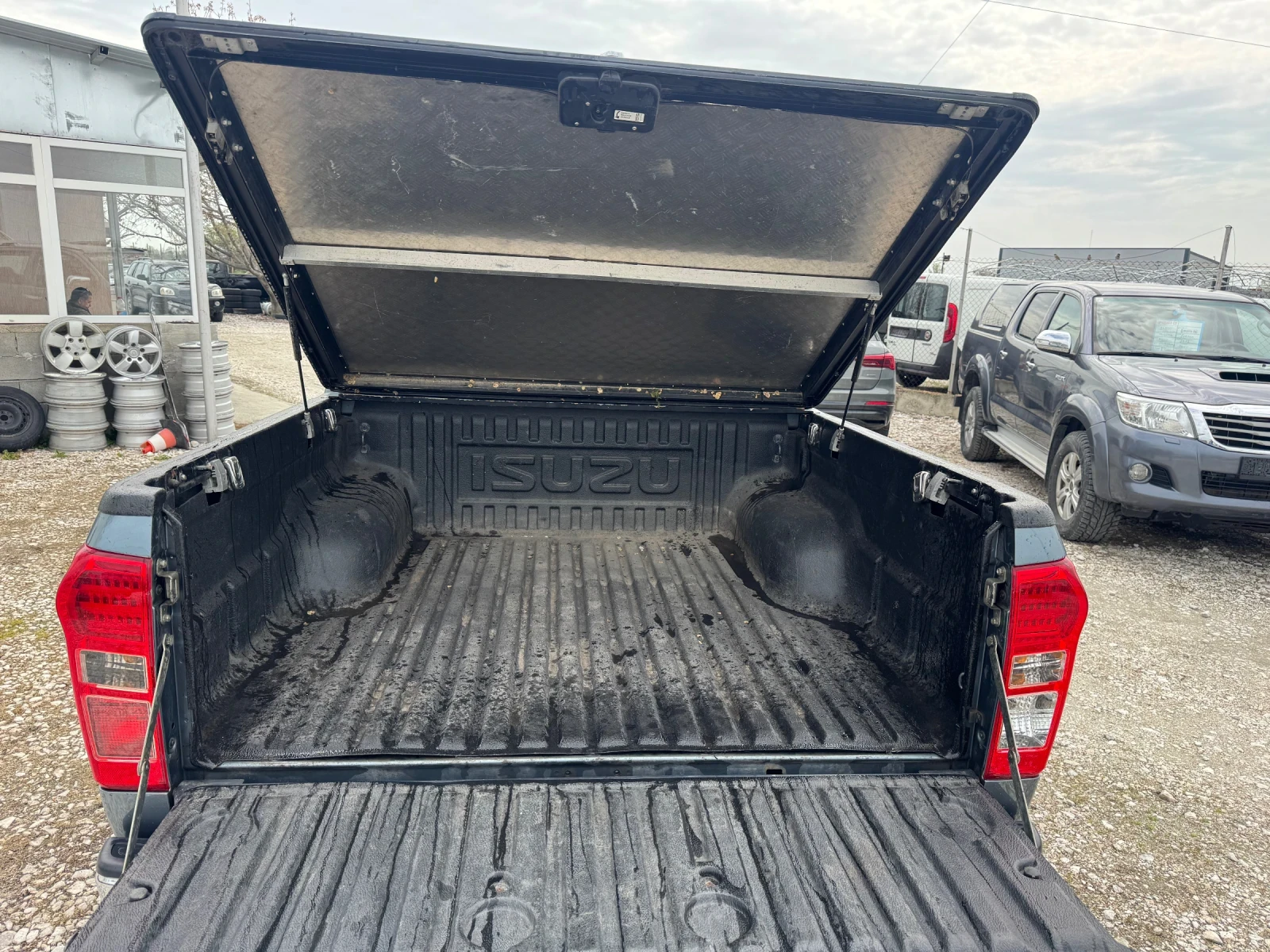 Isuzu D-max 2.5 tdi - изображение 6