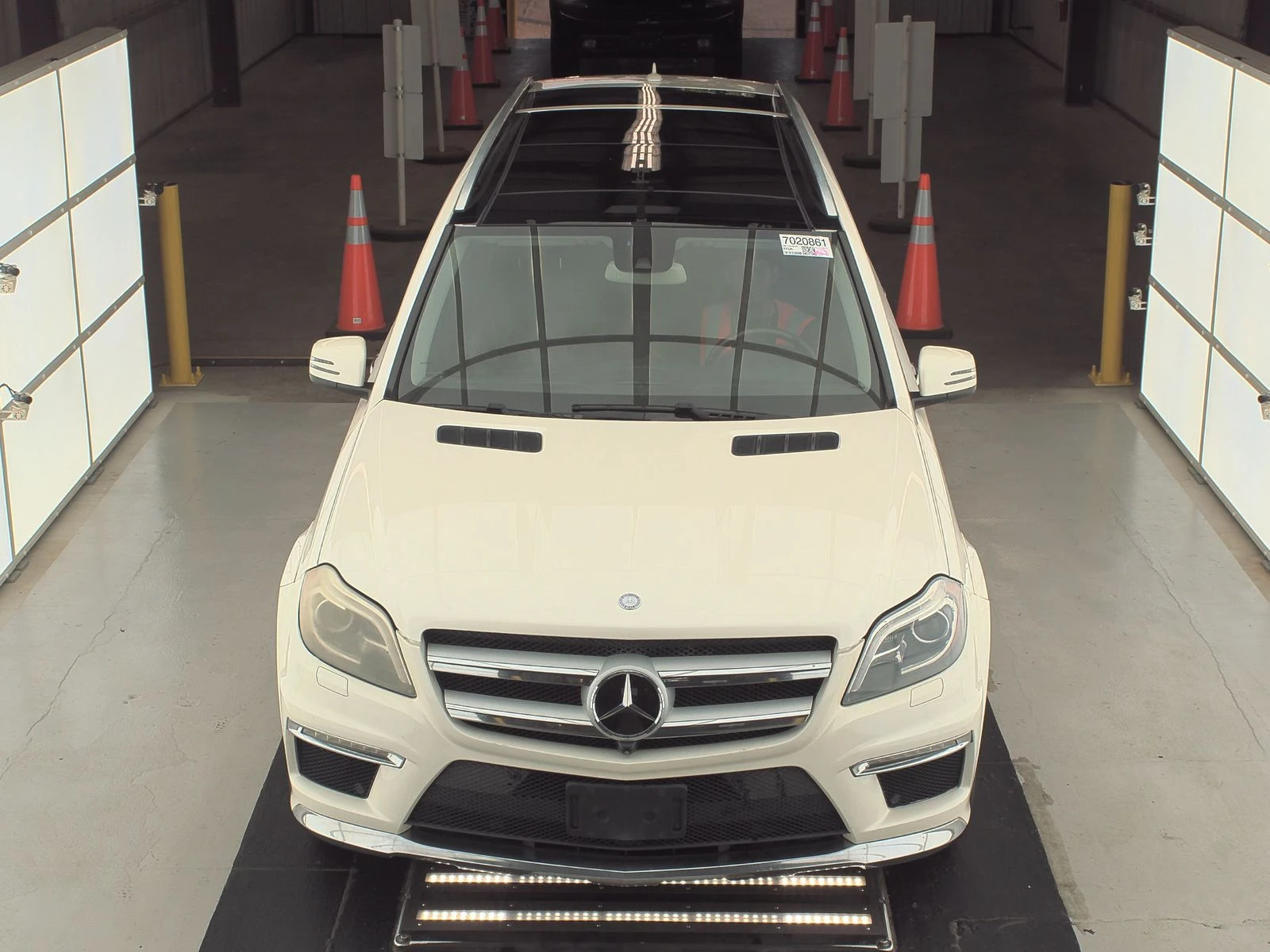 Mercedes-Benz GL 500 4MATIC* Обдух* Harman/Kardon* TВ* Дисторник* Пано* - изображение 2