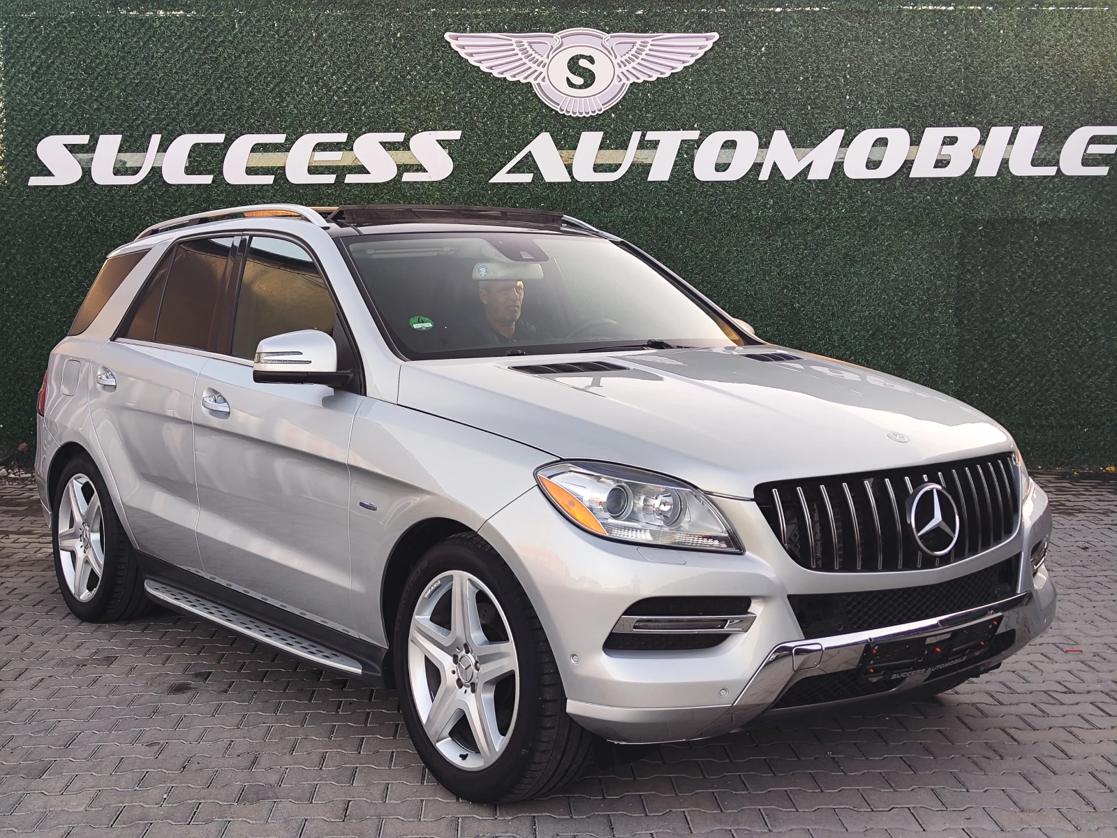 Mercedes-Benz ML 350 AMG* HARMAN* PANORAMA* PODGREV* LINEASIST* LIZING | Mobile.bg   1