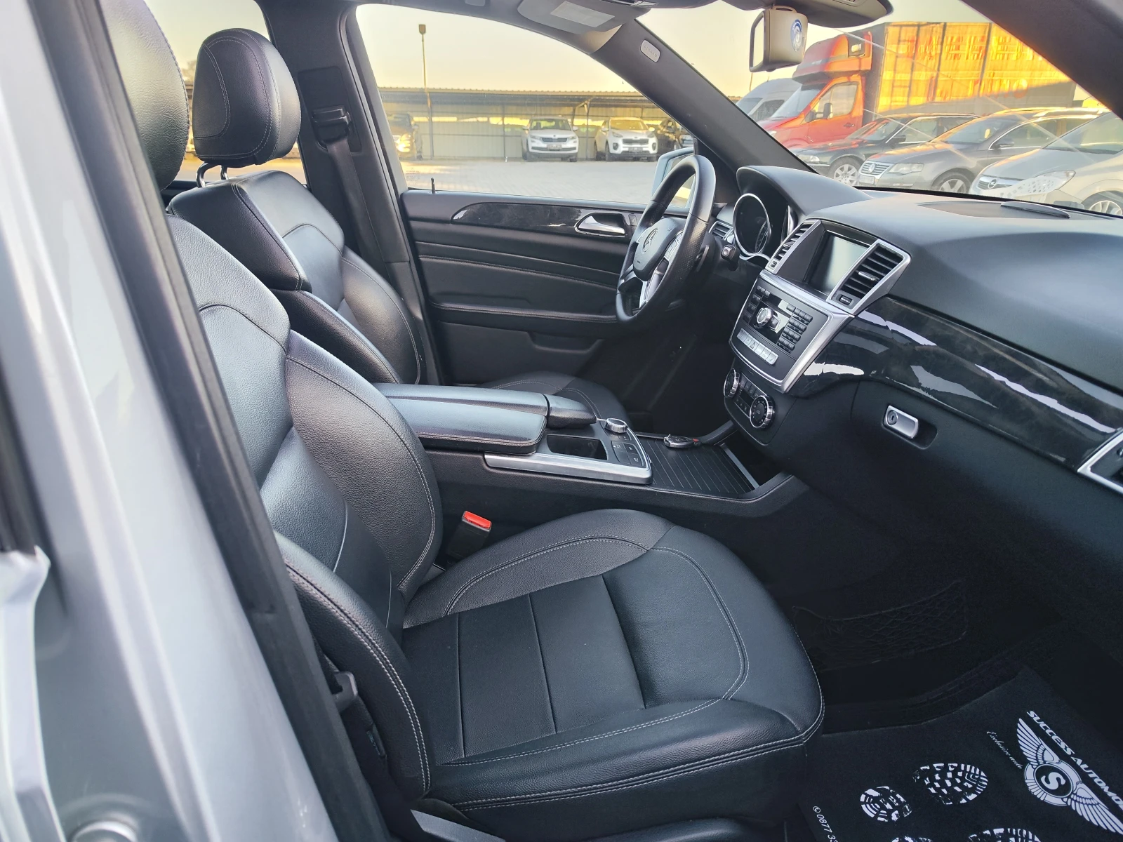 Mercedes-Benz ML 350 AMG* HARMAN* PANORAMA* PODGREV* LINEASIST* LIZING - изображение 10