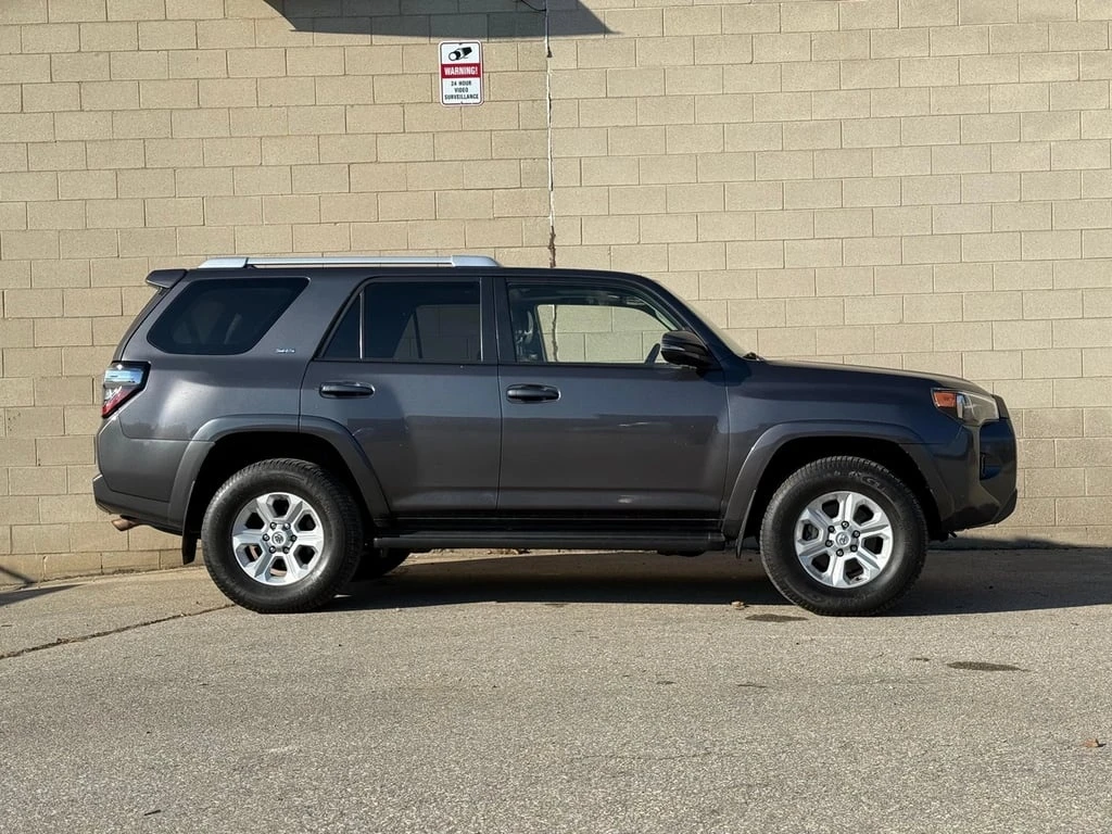 Toyota 4runner * 4WD 4dr V6 SR5 * CARFAX * БЕЗ ПЪРВОНАЧАЛНА ВНОСК - изображение 3