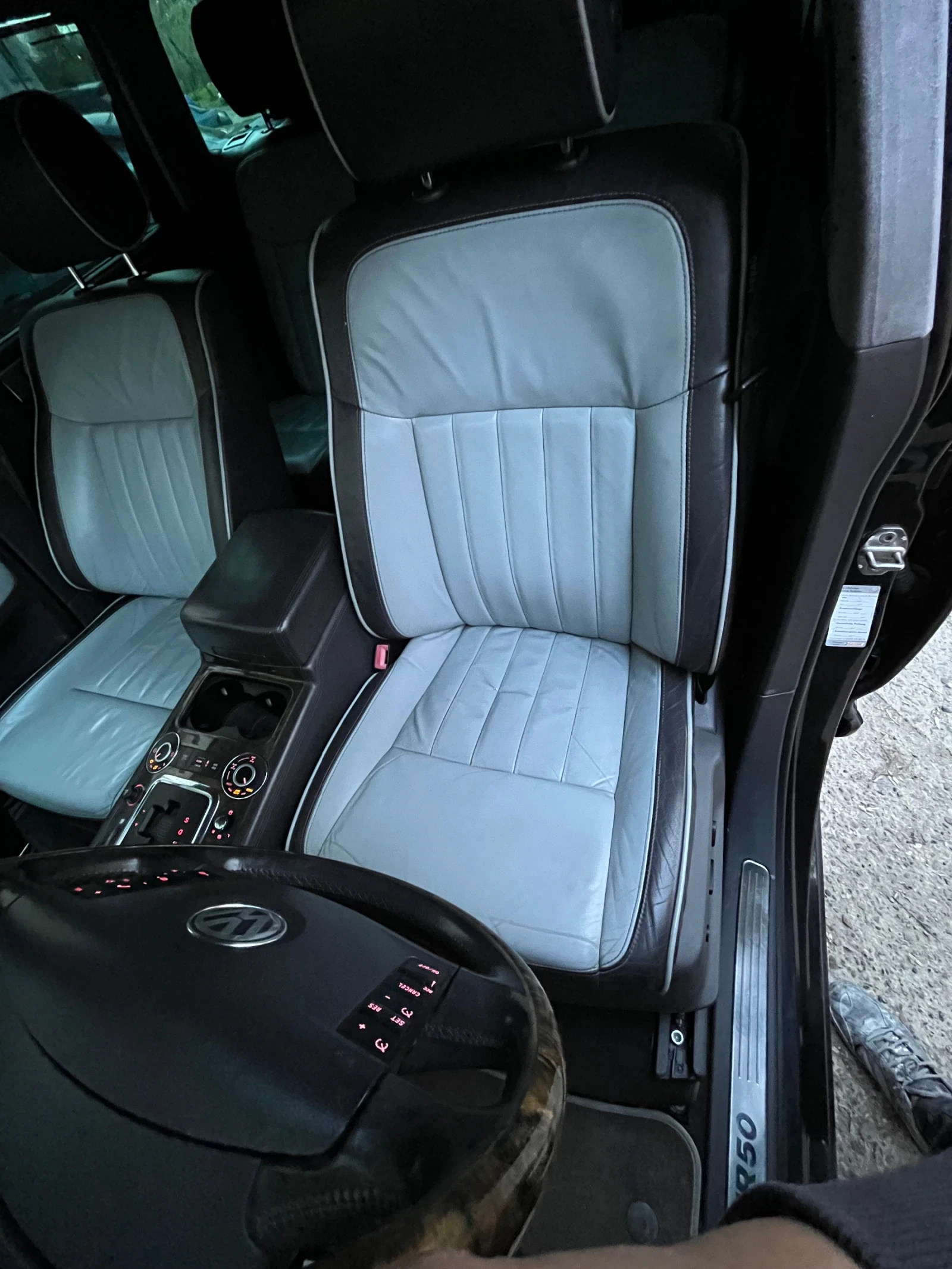 VW Touareg R line , снимка 10 - Автомобили и джипове - 53620742