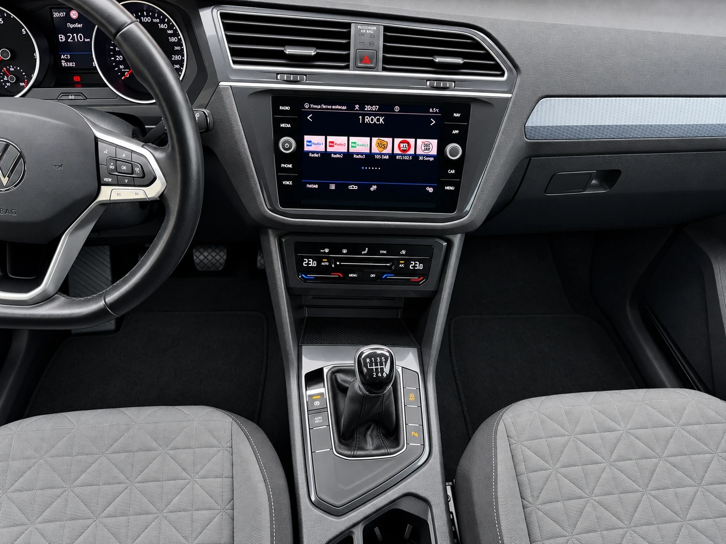 VW Tiguan 2.0_TDI SCR_93000_км, снимка 12 - Автомобили и джипове - 55713326