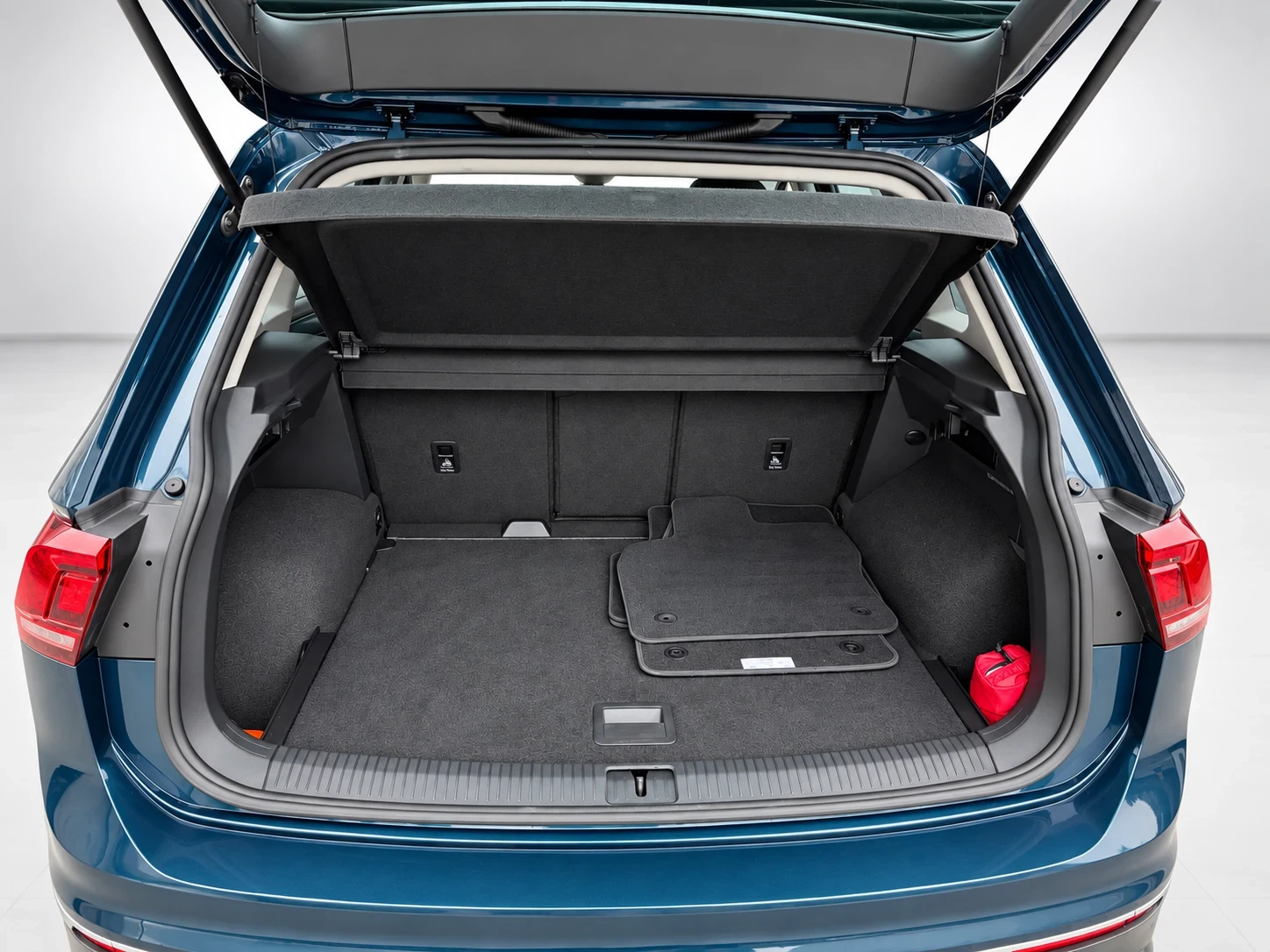 VW Tiguan 2.0_TDI SCR_93000_км, снимка 14 - Автомобили и джипове - 55713326