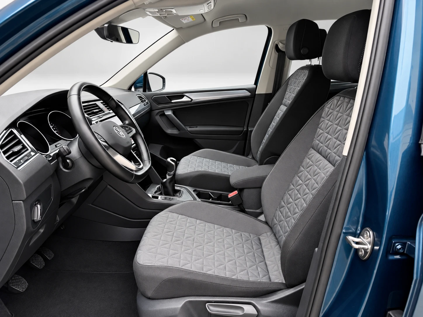 VW Tiguan 2.0_TDI SCR_93000_км, снимка 7 - Автомобили и джипове - 55713326