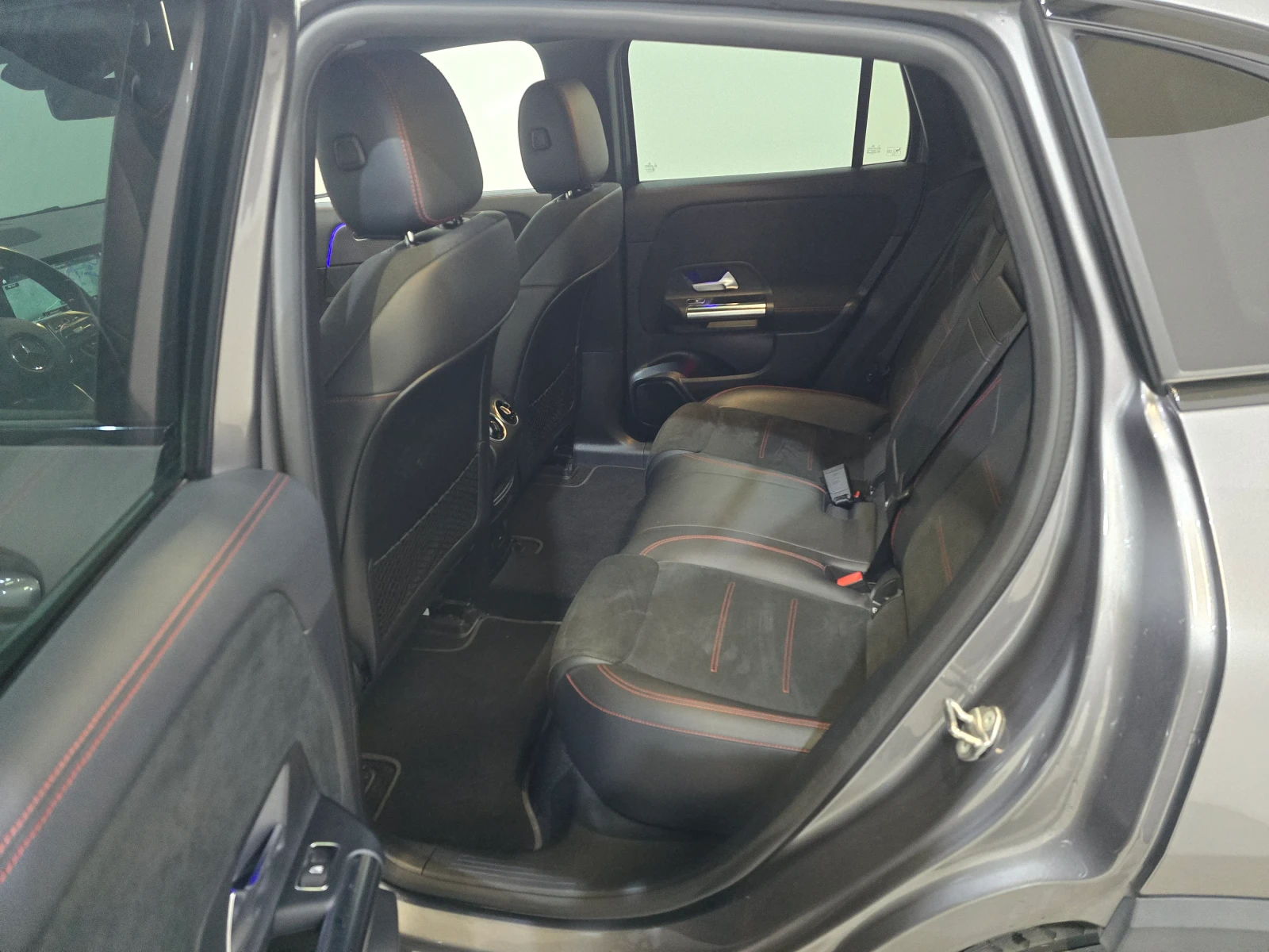 Mercedes-Benz EQA 250 67KWH AMG, снимка 11 - Автомобили и джипове - 54114058