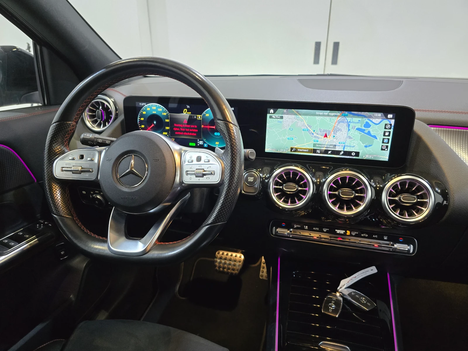 Mercedes-Benz EQA 250 67KWH AMG, снимка 15 - Автомобили и джипове - 54114058