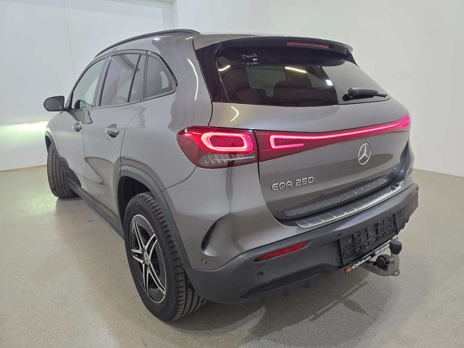 Mercedes-Benz EQA 250 67KWH AMG, снимка 5 - Автомобили и джипове - 54114058