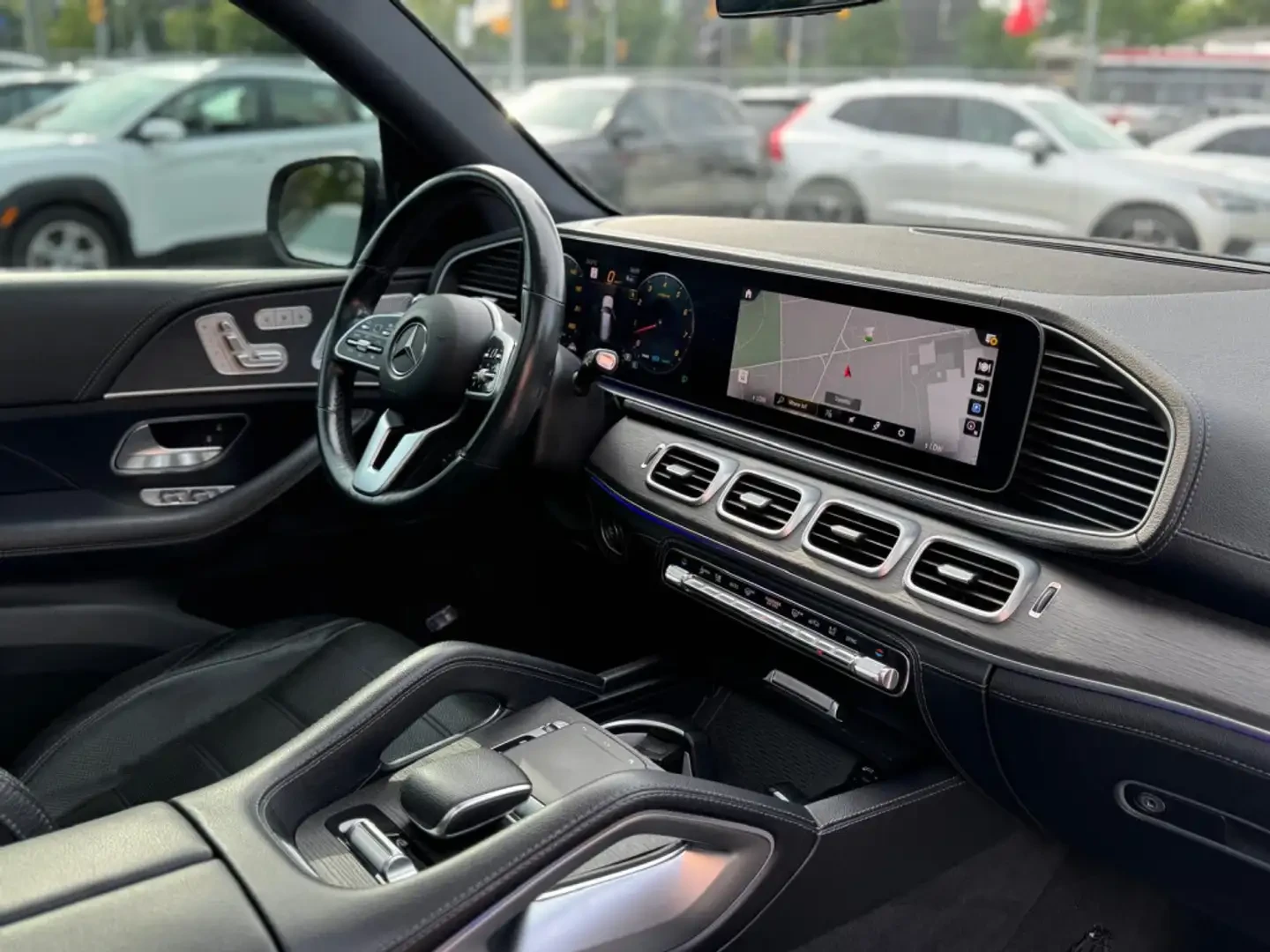 Mercedes-Benz GLS580 4MATIC* AMG NIGHT PACKAGE* КРАЙНА ЦЕНА* , снимка 14 - Автомобили и джипове - 54932759