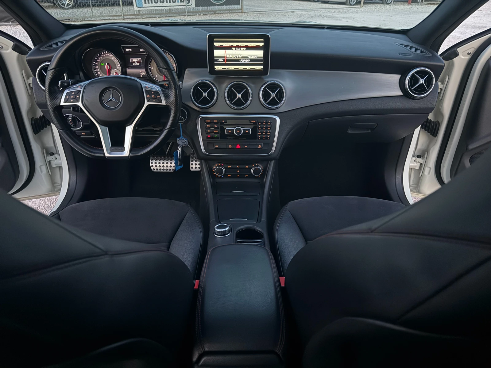 Mercedes-Benz GLA 220 CDI 4MATIK ОТЛИЧНО СЪСТОЯНИЕ, снимка 14 - Автомобили и джипове - 56119977