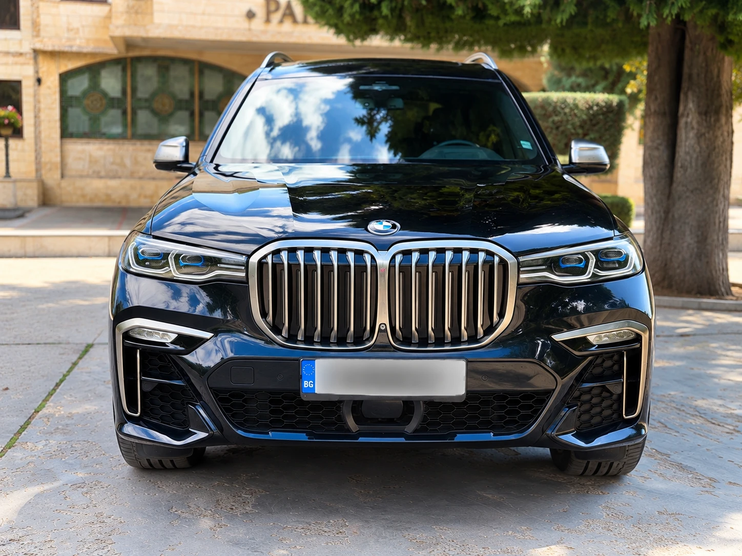 BMW X7 M50d Individual 6 + 1, снимка 2 - Автомобили и джипове - 56130447