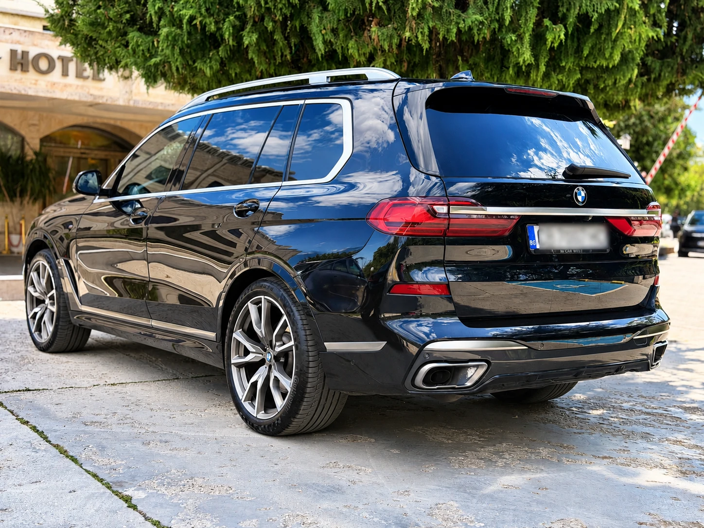 BMW X7 M50d Individual 6 + 1, снимка 17 - Автомобили и джипове - 56130447