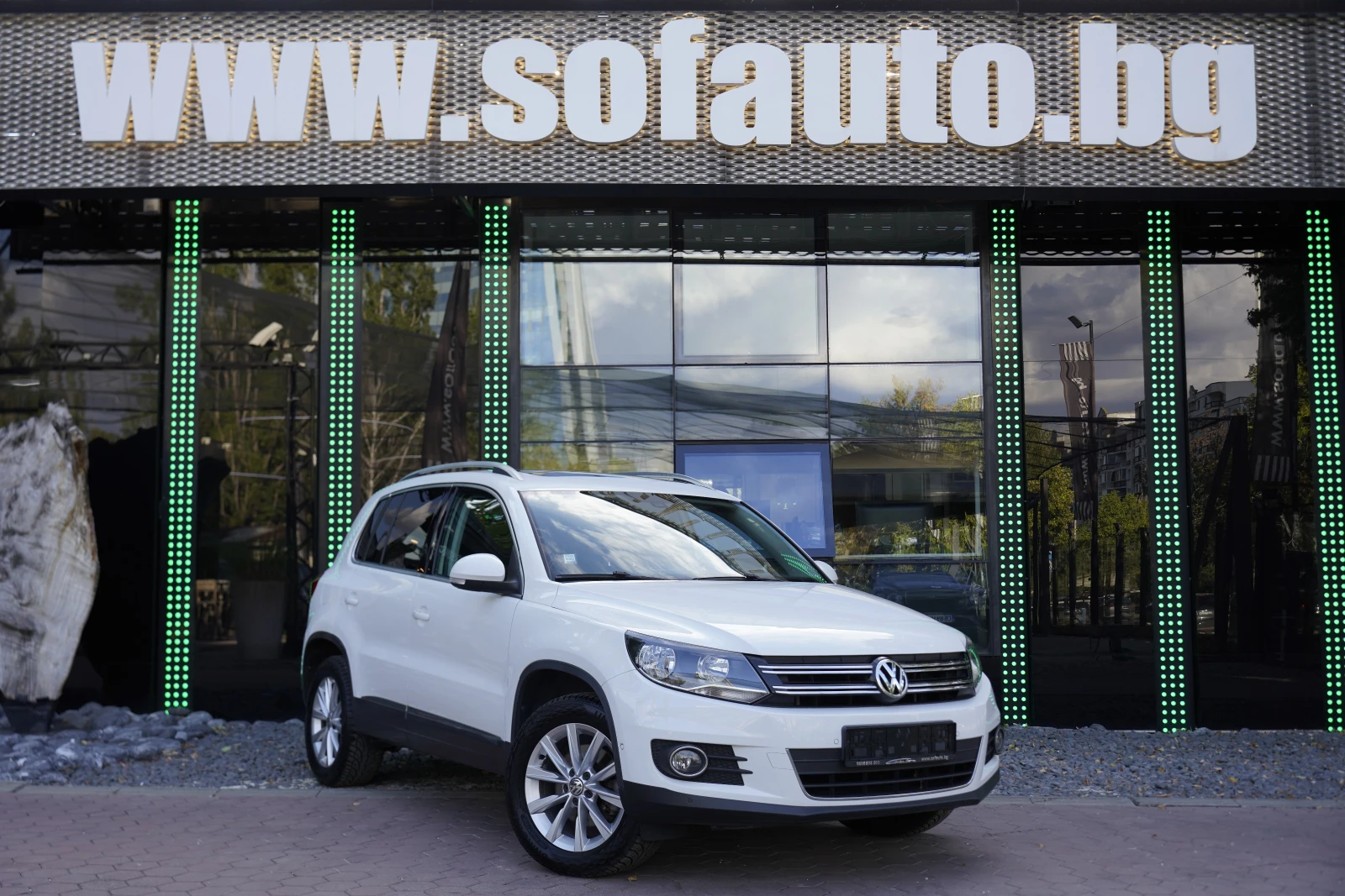 VW Tiguan 2.0 TDI 4Motion, снимка 3 - Автомобили и джипове - 56196179