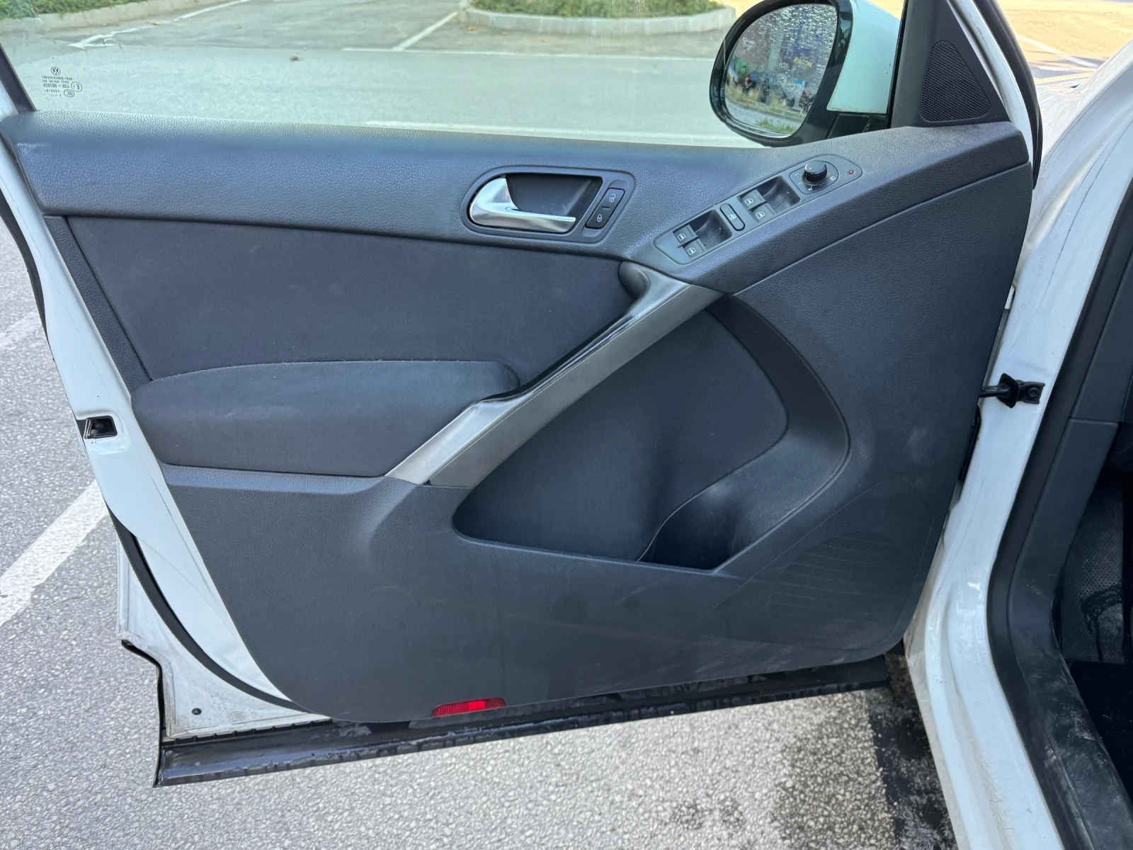 VW Tiguan 2.0 TDI 4х4 навигация панорама , снимка 9 - Автомобили и джипове - 56328750