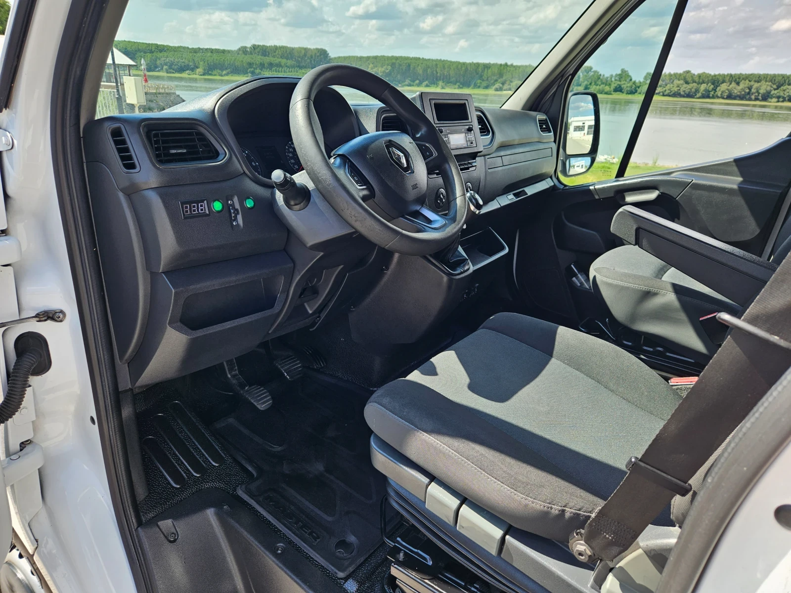 Renault Master 2.3 куб 170 коня 10 палета, снимка 8 - Бусове и автобуси - 55449366