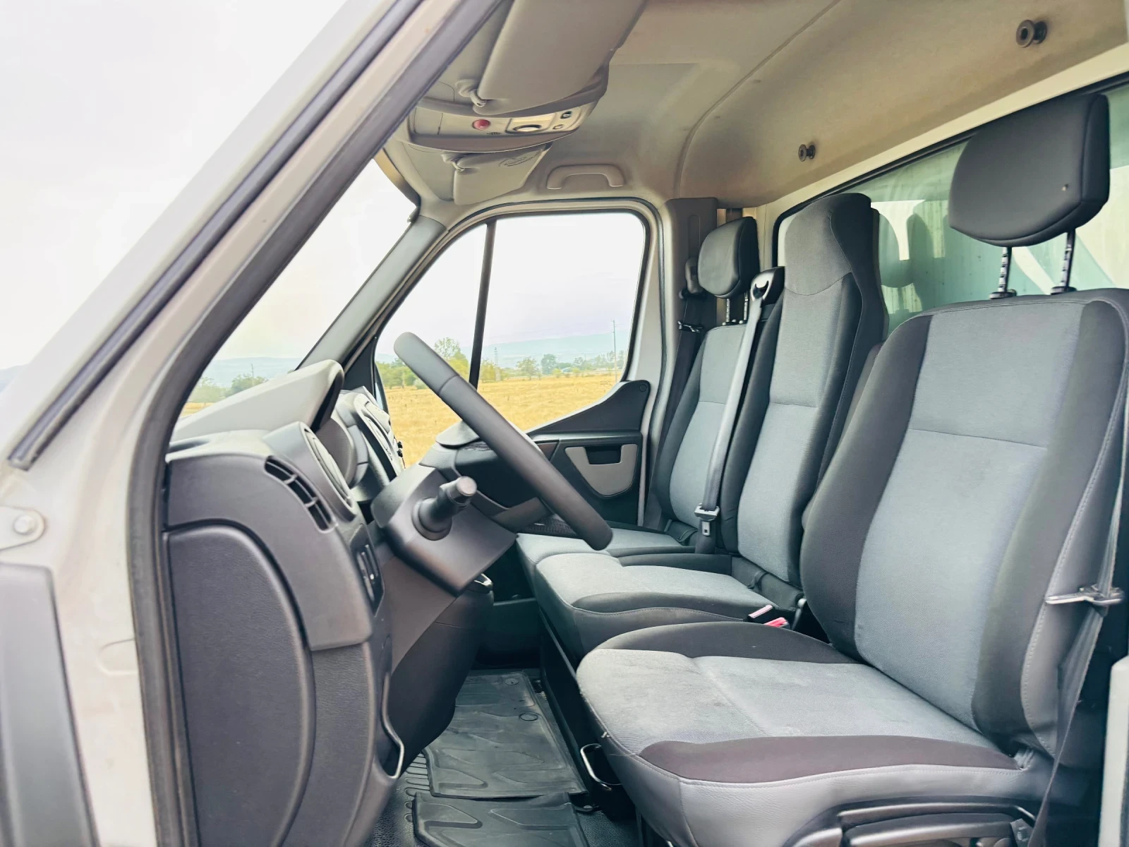Renault Master 140000km!!!, снимка 13 - Бусове и автобуси - 56574130