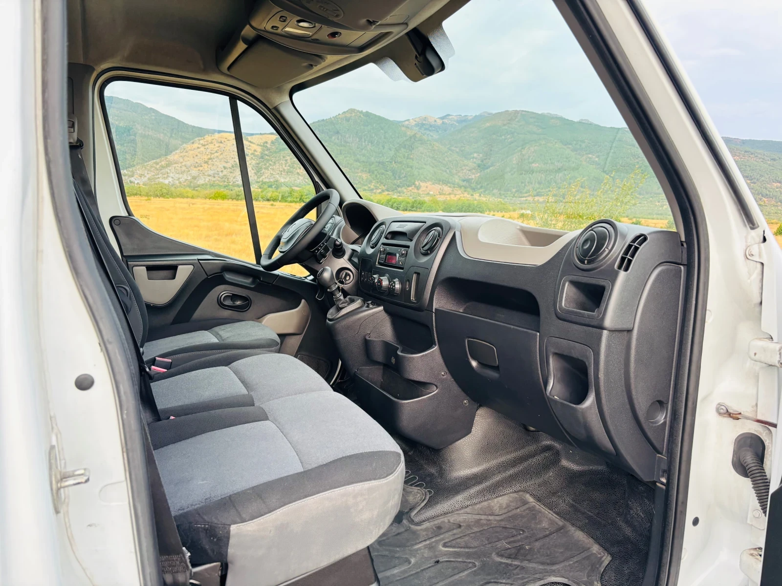 Renault Master 140000km!!!, снимка 11 - Бусове и автобуси - 56574130