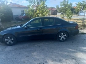 Mercedes-Benz E 220, снимка 3