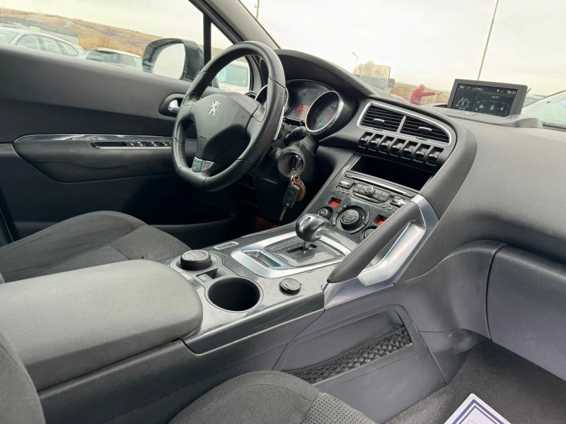 Peugeot 3008 Hybrid 4x4, снимка 8 - Автомобили и джипове - 46354499