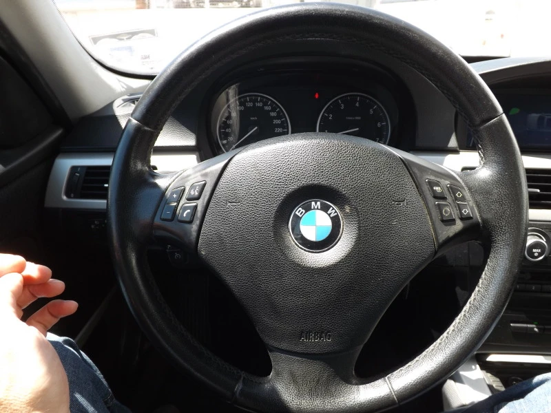 BMW 320, снимка 13 - Автомобили и джипове - 46432556