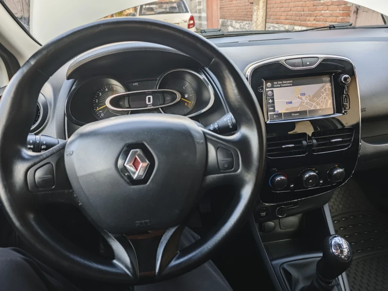 Renault Clio 1.5 DCI, снимка 8 - Автомобили и джипове - 48827257