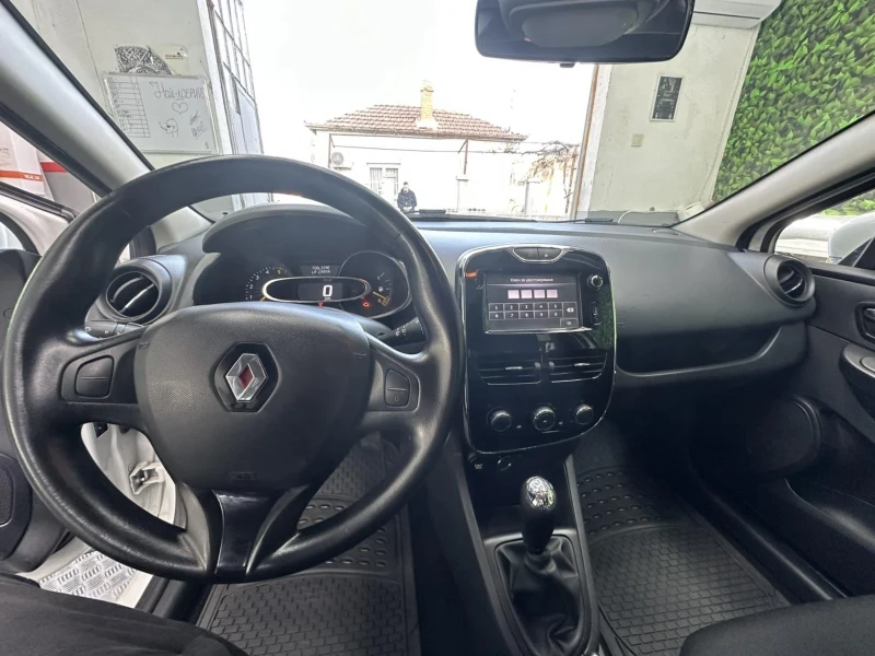 Renault Clio 1.5 DCI, снимка 10 - Автомобили и джипове - 48827257