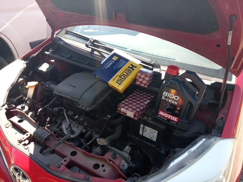 Toyota Yaris 1.0 vvti, снимка 16 - Автомобили и джипове - 51454283