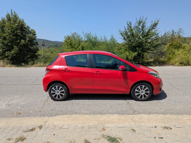 Toyota Yaris 1.0 vvti, снимка 4 - Автомобили и джипове - 51454283