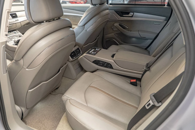 Audi S8 Plus/MAGNO/Design Selection/Керамика/HuD/Обдухване, снимка 9 - Автомобили и джипове - 51478588