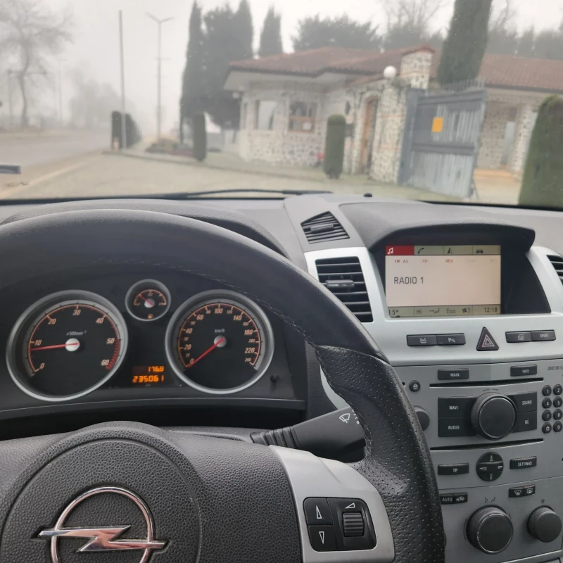 Opel Zafira 1.9 CDTI, снимка 8 - Автомобили и джипове - 53122029