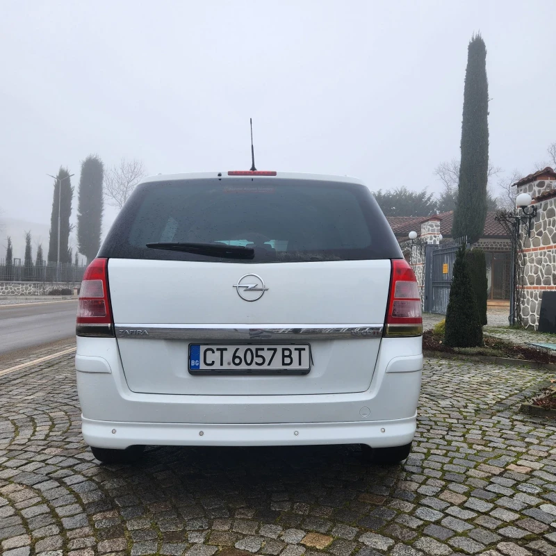 Opel Zafira 1.9 CDTI, снимка 4 - Автомобили и джипове - 53122029