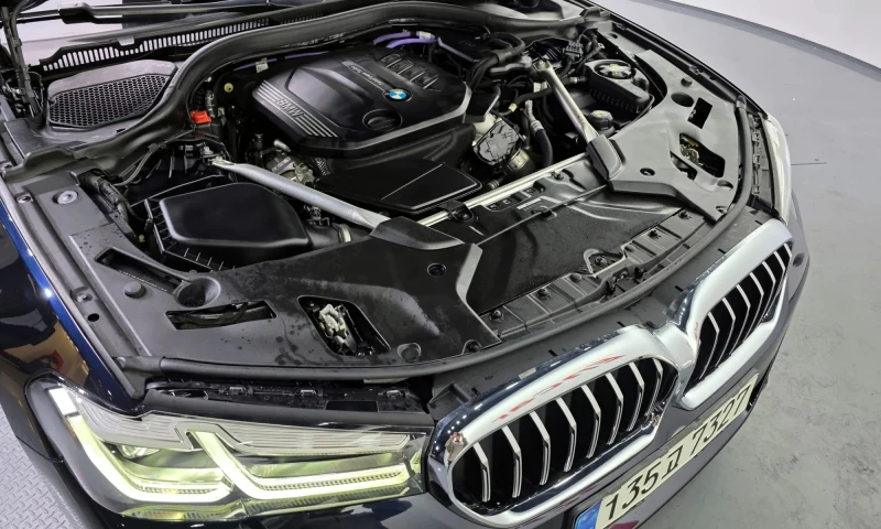 BMW 523 5 Series (G30) 523D ​​M Sports , снимка 5 - Автомобили и джипове - 53362810