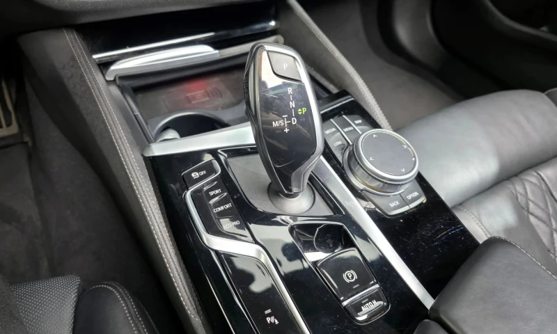 BMW 523 5 Series (G30) 523D ​​M Sports , снимка 8 - Автомобили и джипове - 53362810