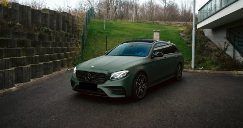 Mercedes-Benz E 53 AMG 4Matic+ , снимка 2 - Автомобили и джипове - 53583103