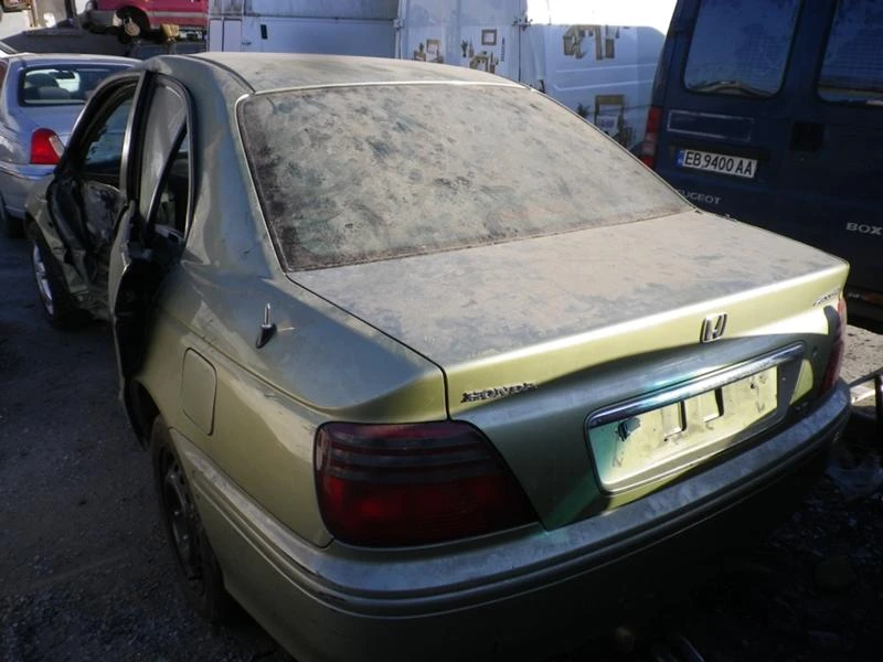 Honda Accord 1.8i, снимка 7 - Автомобили и джипове - 43182167