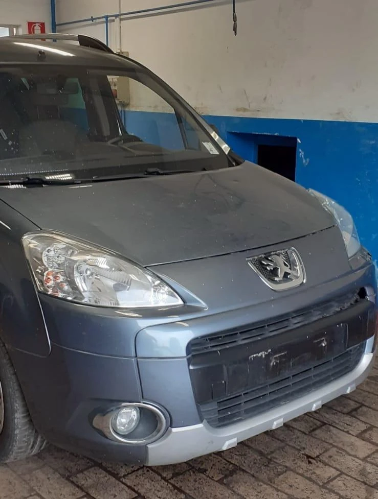 Peugeot Partner 1.6 HDi    САМО НА ЧАСТИ , снимка 1 - Автомобили и джипове - 49101934