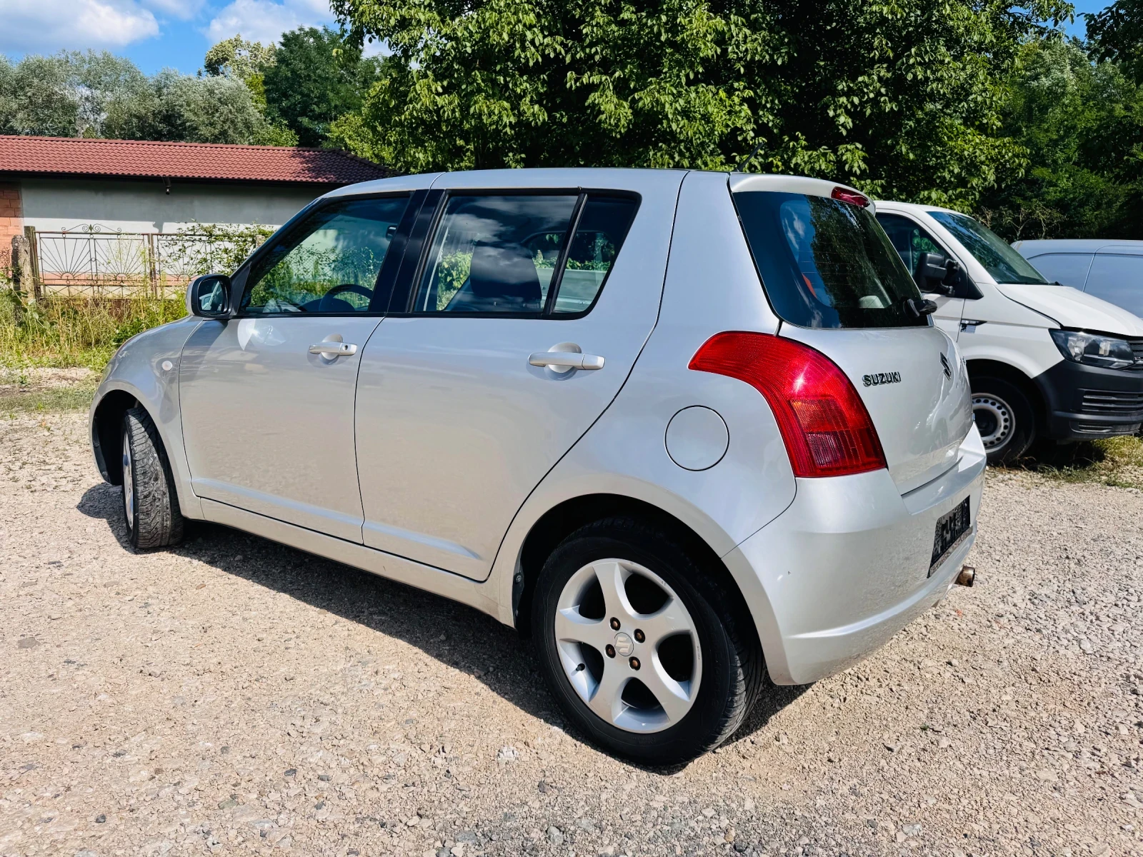 Suzuki Swift 1.3* 4x4* REALNI KM - изображение 2