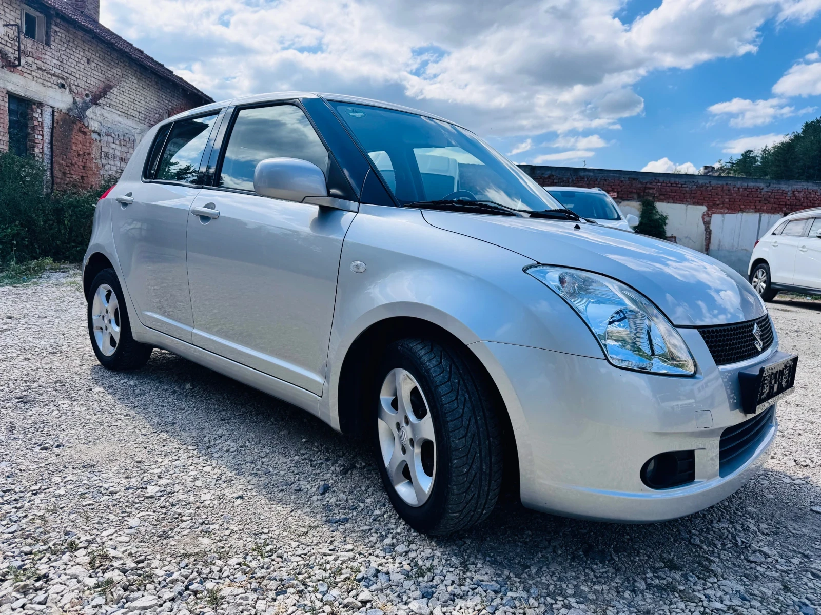 Suzuki Swift 1.3* 4x4* REALNI KM - изображение 4