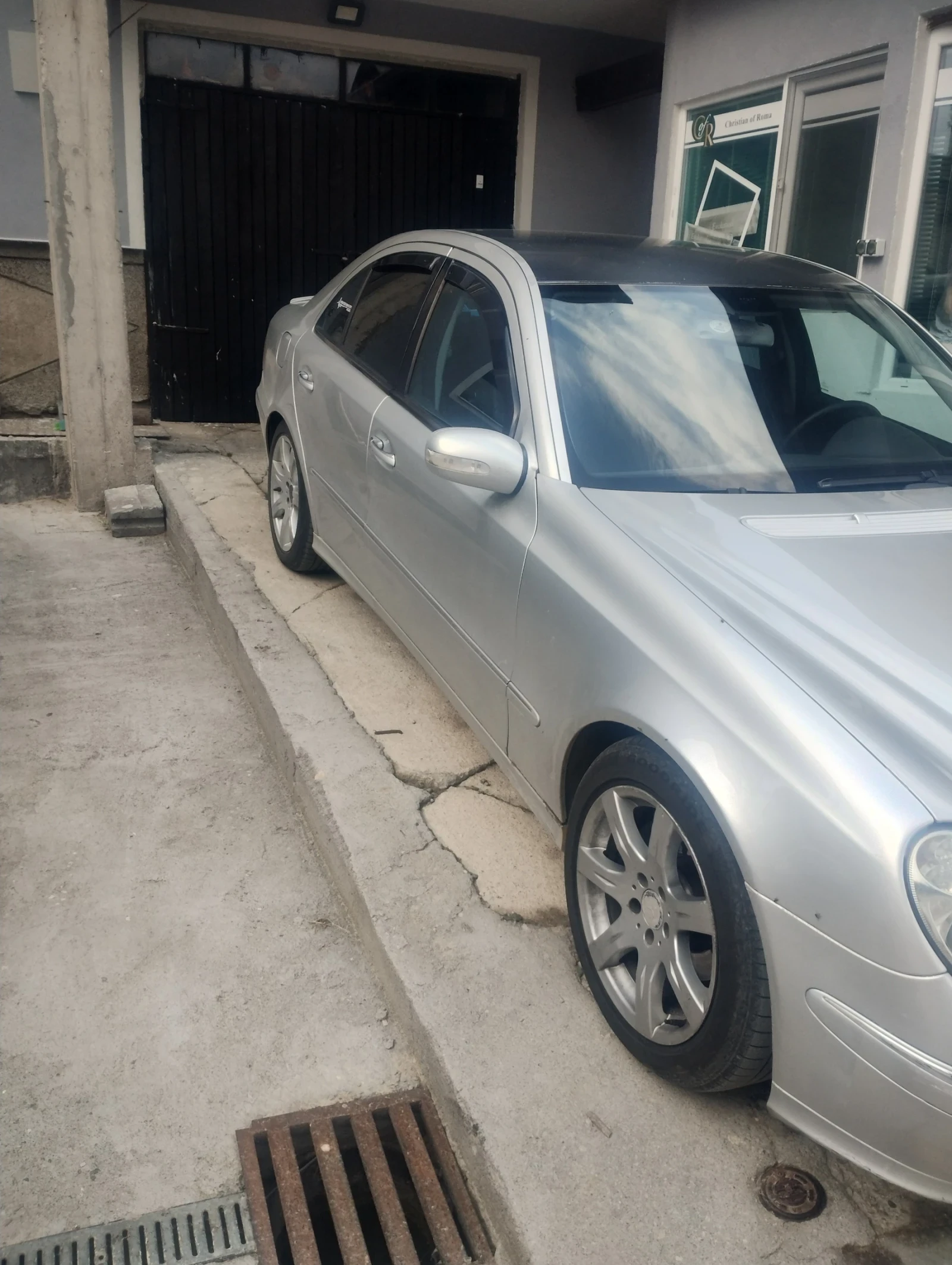 Mercedes-Benz E 220  - изображение 3