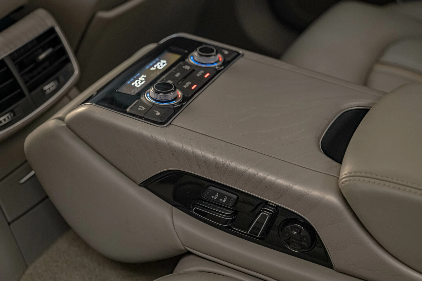 Audi S8 Plus/MAGNO/Design Selection/Керамика/HuD/Обдухване - изображение 10