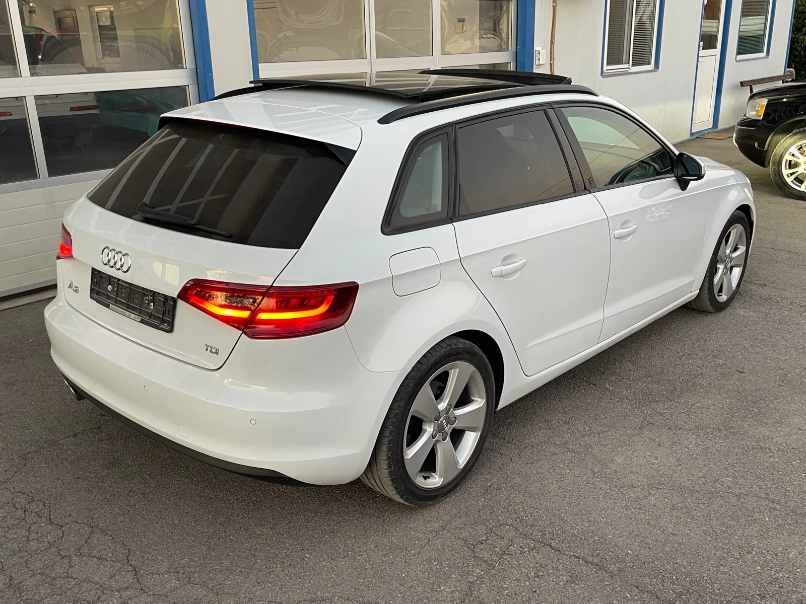 Audi A3 Sportback* Панорама* Подгрев на седалки* Bang&Oluf - изображение 7