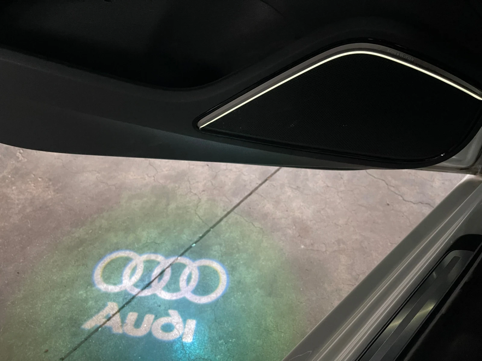 Audi A3 Sportback* Панорама* Подгрев на седалки* Bang&Oluf - изображение 9