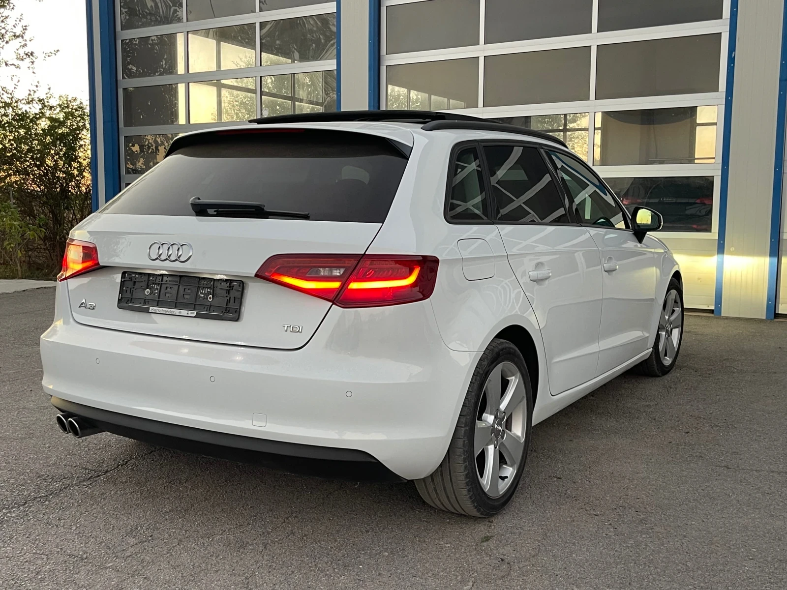 Audi A3 Sportback* Панорама* Подгрев на седалки* Bang&Oluf - изображение 6