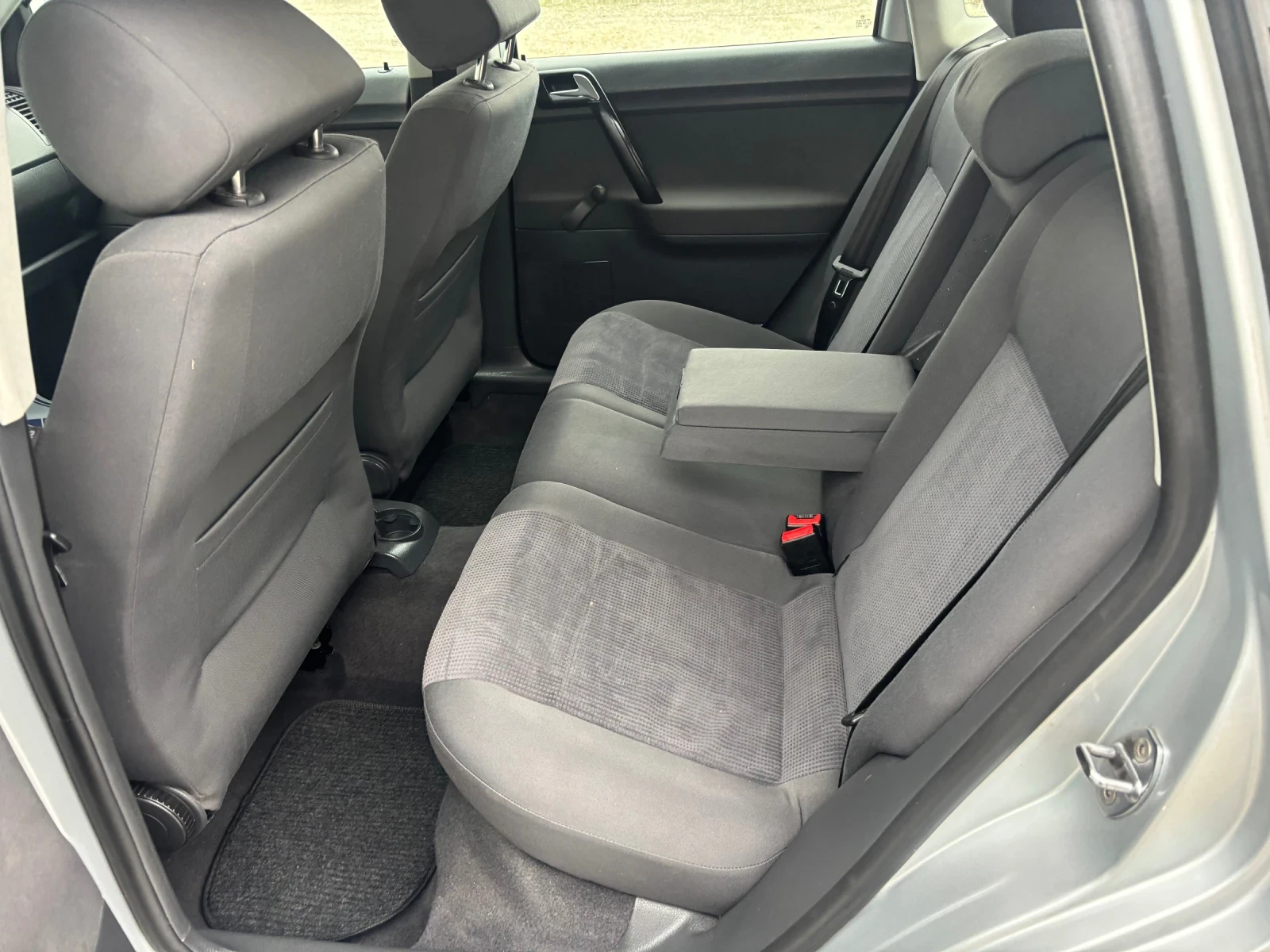 VW Polo 5 Врати НОВ ВНОС ТОП СЪСТОЯНИЕ - изображение 9