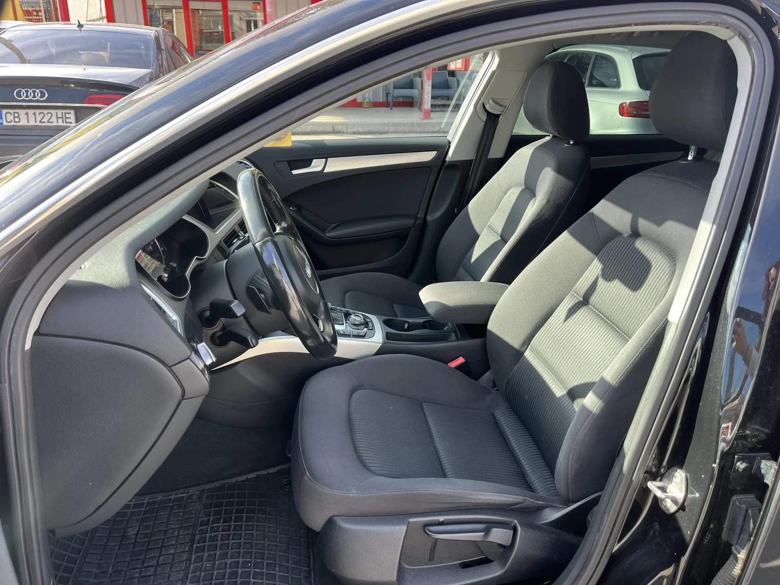 Audi A4 2.0/TDI/S-line/Quattro/Stronik, снимка 14 - Автомобили и джипове - 54113655