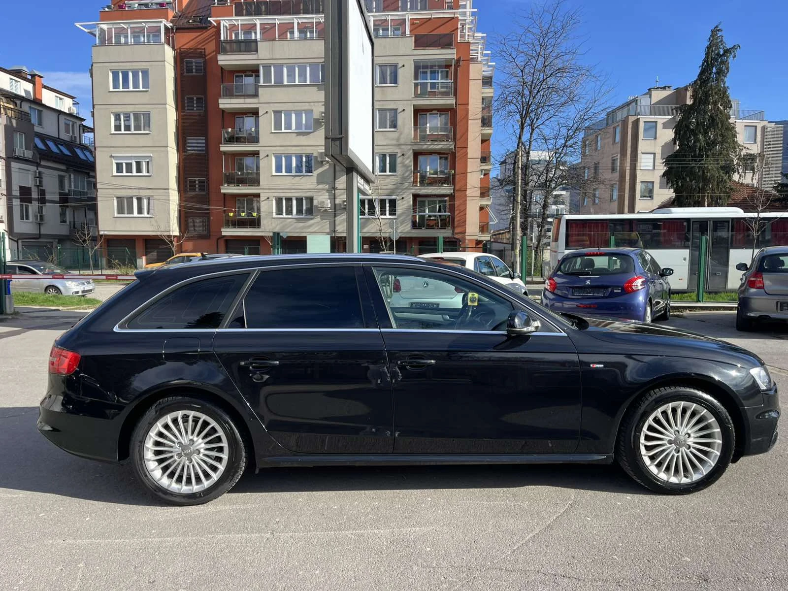 Audi A4 2.0/TDI/S-line/Quattro/Stronik, снимка 4 - Автомобили и джипове - 54113655